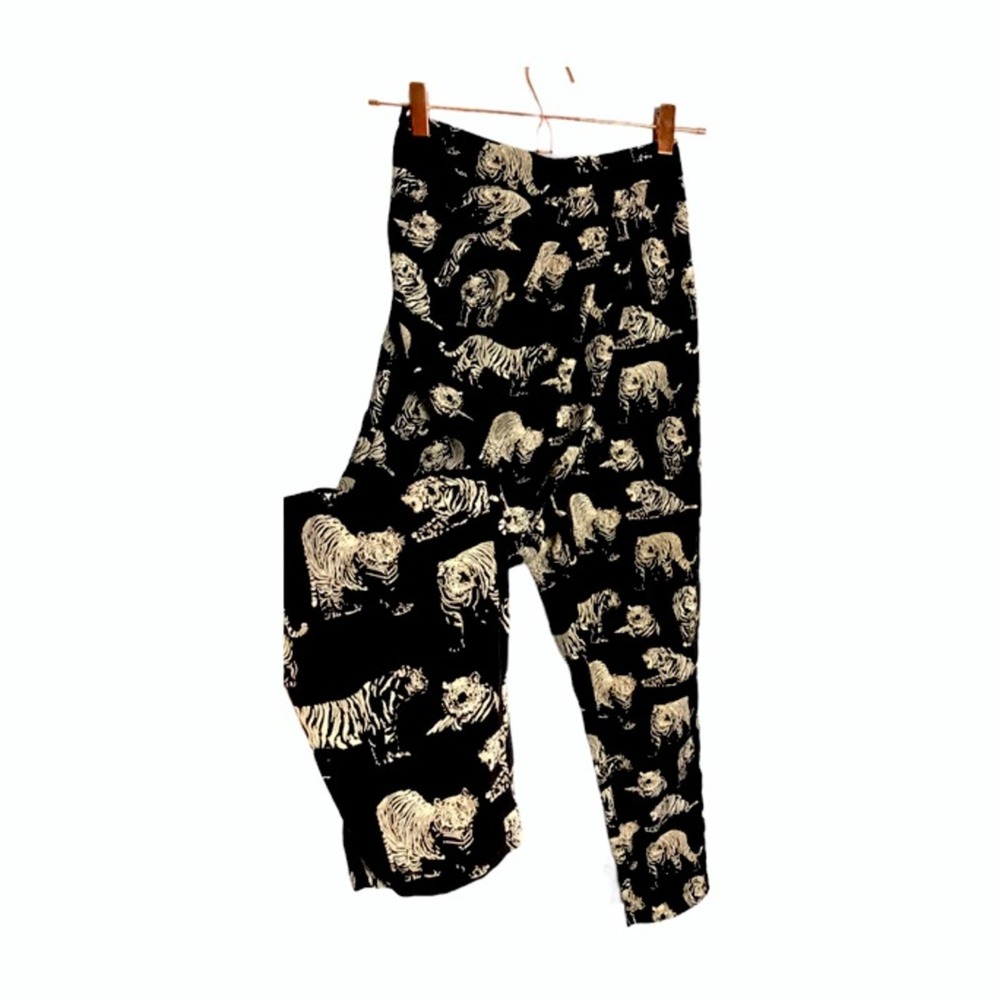 Forever 21 | High Rise Tiger Pattern Pants Black •